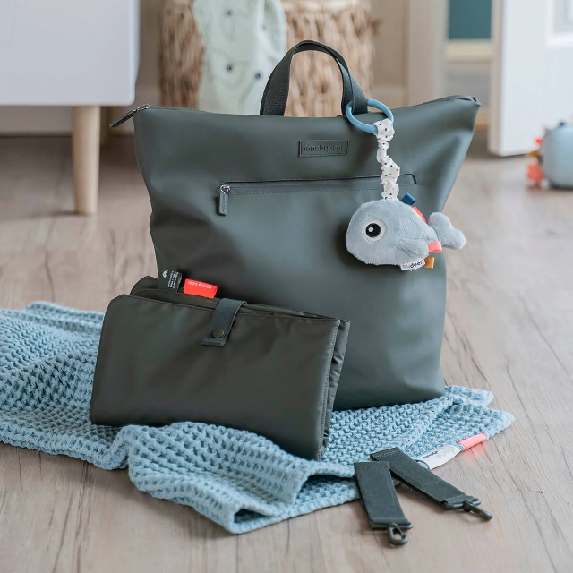 Changing backpack - green