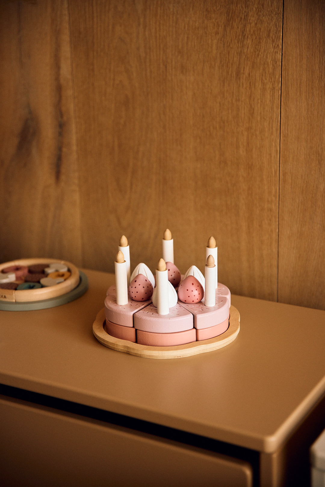 BIRTHDAY CAKE, 6 SLICES, HANDPAINTED