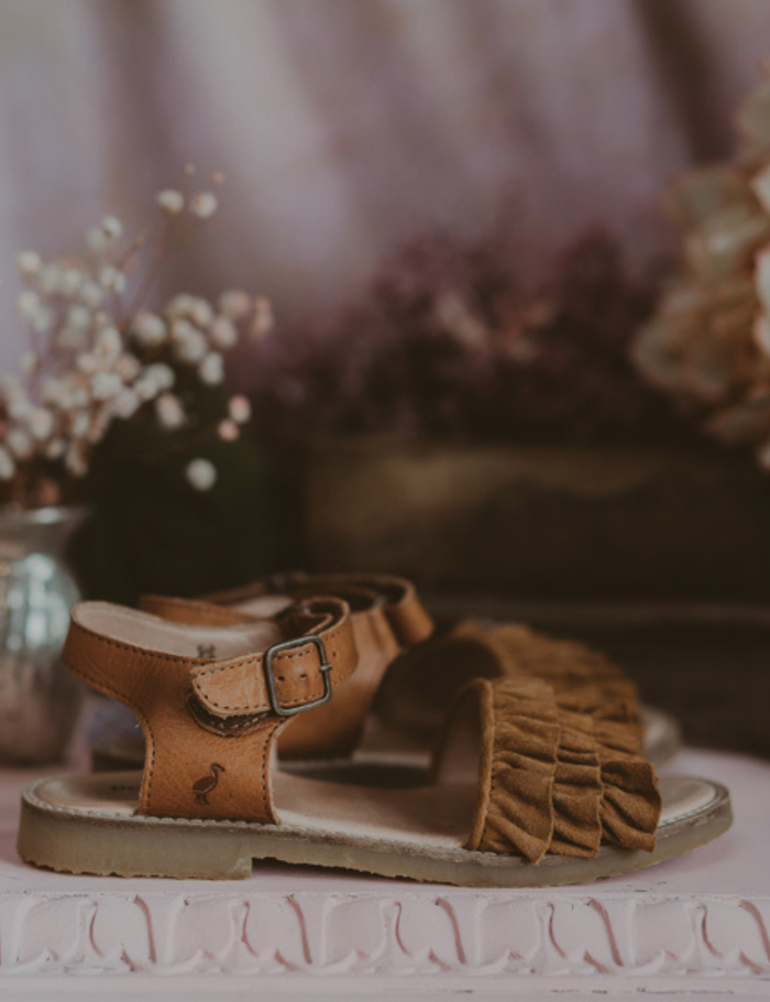 Ruffles Sandal Cognac