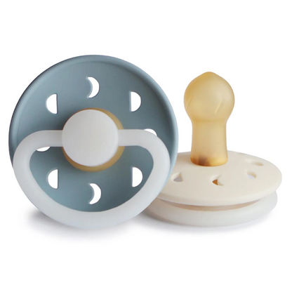 FRIGG Moon Phase Night Pacifier 2 Pack Latex - Stone Blue and Cream