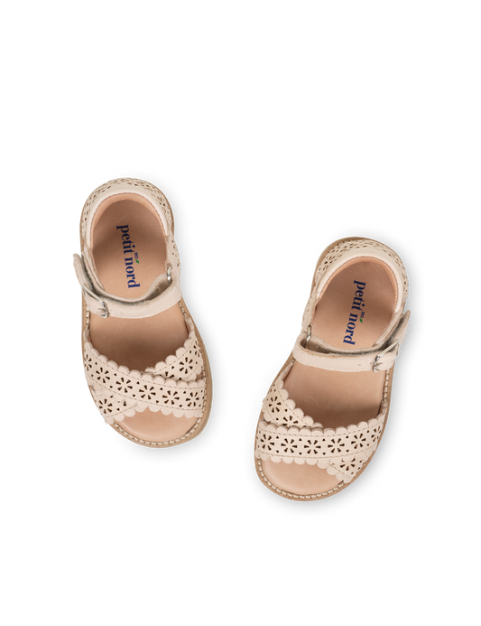 Sandal Crossover Scallop Flower Cream