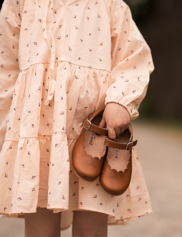Scallop Mary Jane shoes