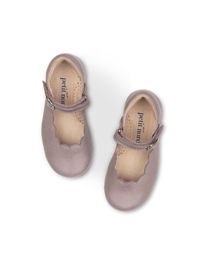 Scallop Mary Jane shoes