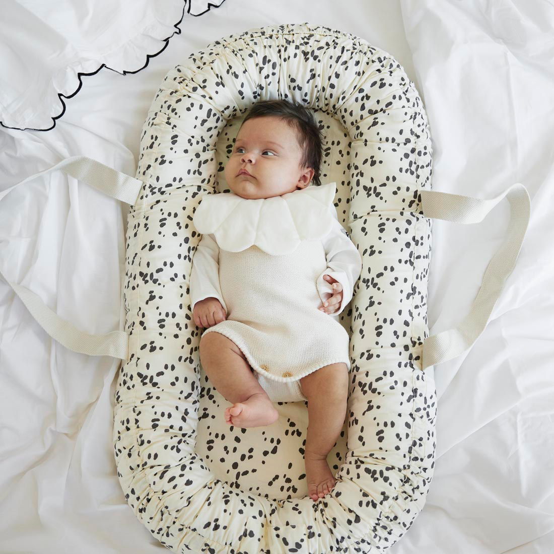Elodie
Portable Baby Nest - Dalmatian Dots