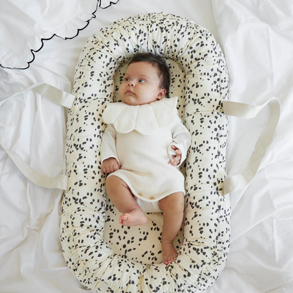Elodie
Portable Baby Nest - Dalmatian Dots