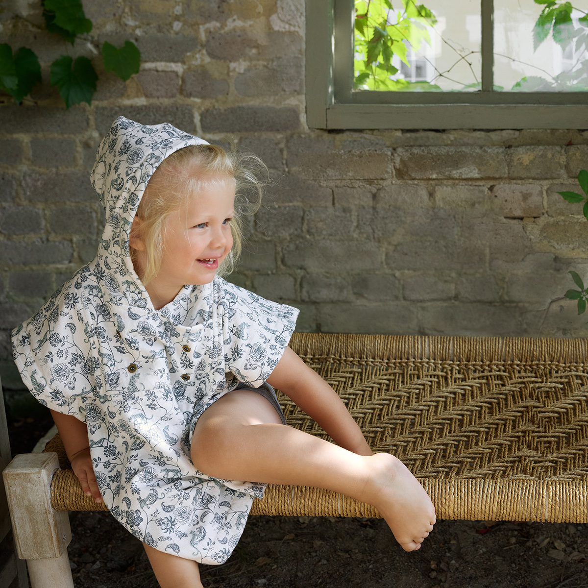 Bath Poncho - Garden Leo Toile