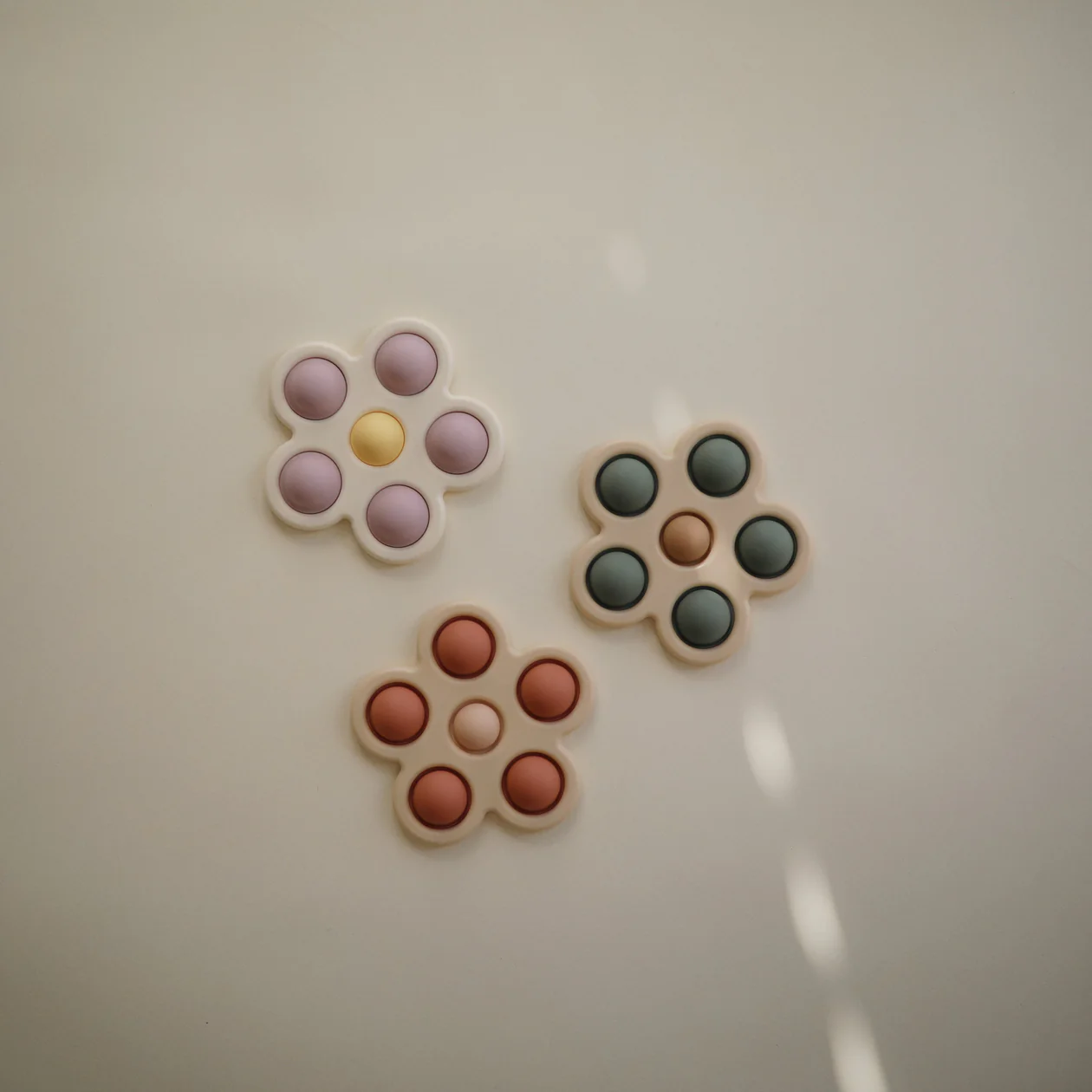 MUSHIE Flower Press Toy