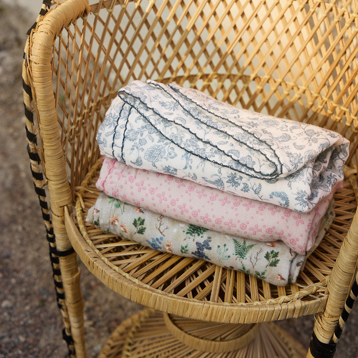 Bamboo Muslin Blanket - Garden Leo Toile