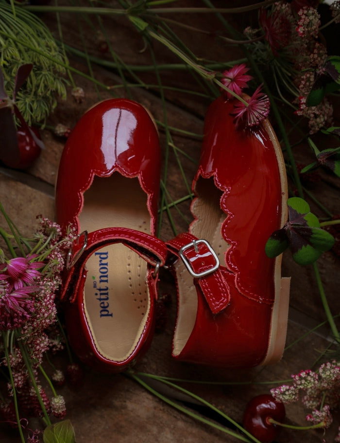 SCALLOP MARY JANE - Cherry Patent